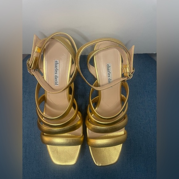 Charles David Judy Gold Wedge Sandal size 9 - Picture 8 of 12